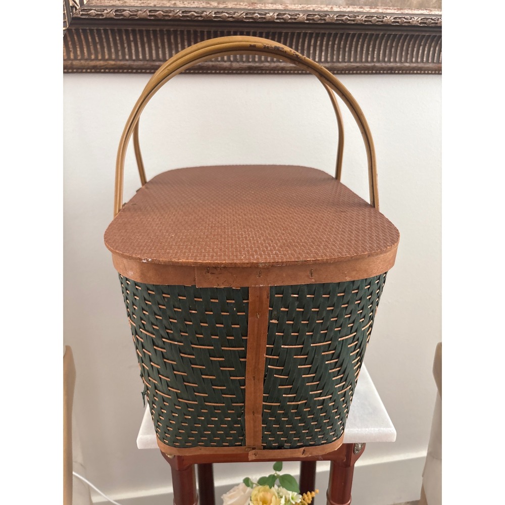 Vintage 1970's Hawkeye Burlington Woven Wicker Picnic Basket Wood Trim - Picture 4 of 11